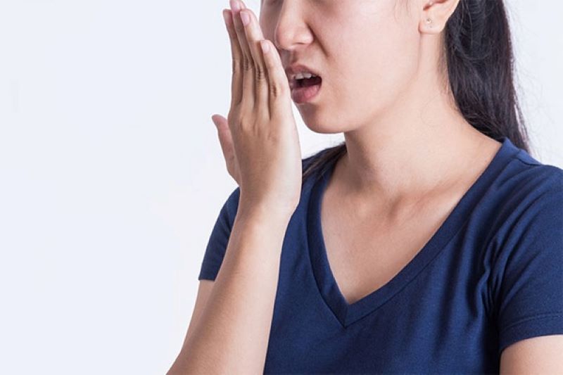 bị hôi miệng