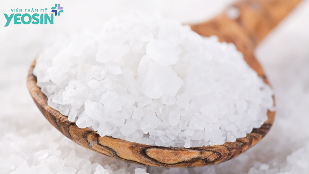 Cách xóa nốt ruồi tại nhà bằng muối i-ốt
