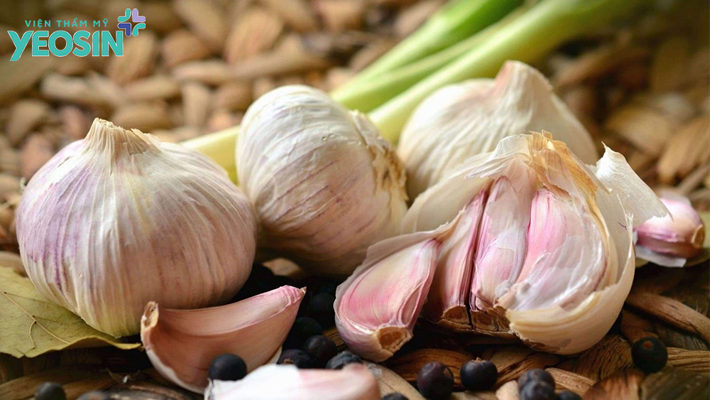 Cách tẩy mụn ruồi tại nhà bằng nguyên liệu tự nhiên